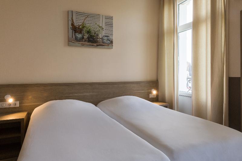 Hotel Bristol Reims Esterno foto